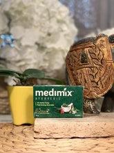 Charger l'image dans la galerie, Savon naturel ayurvedique